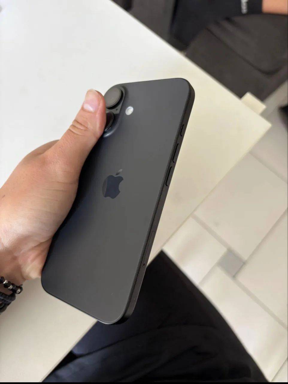 iPhone 16 Preto 128GB - Excelente estado!