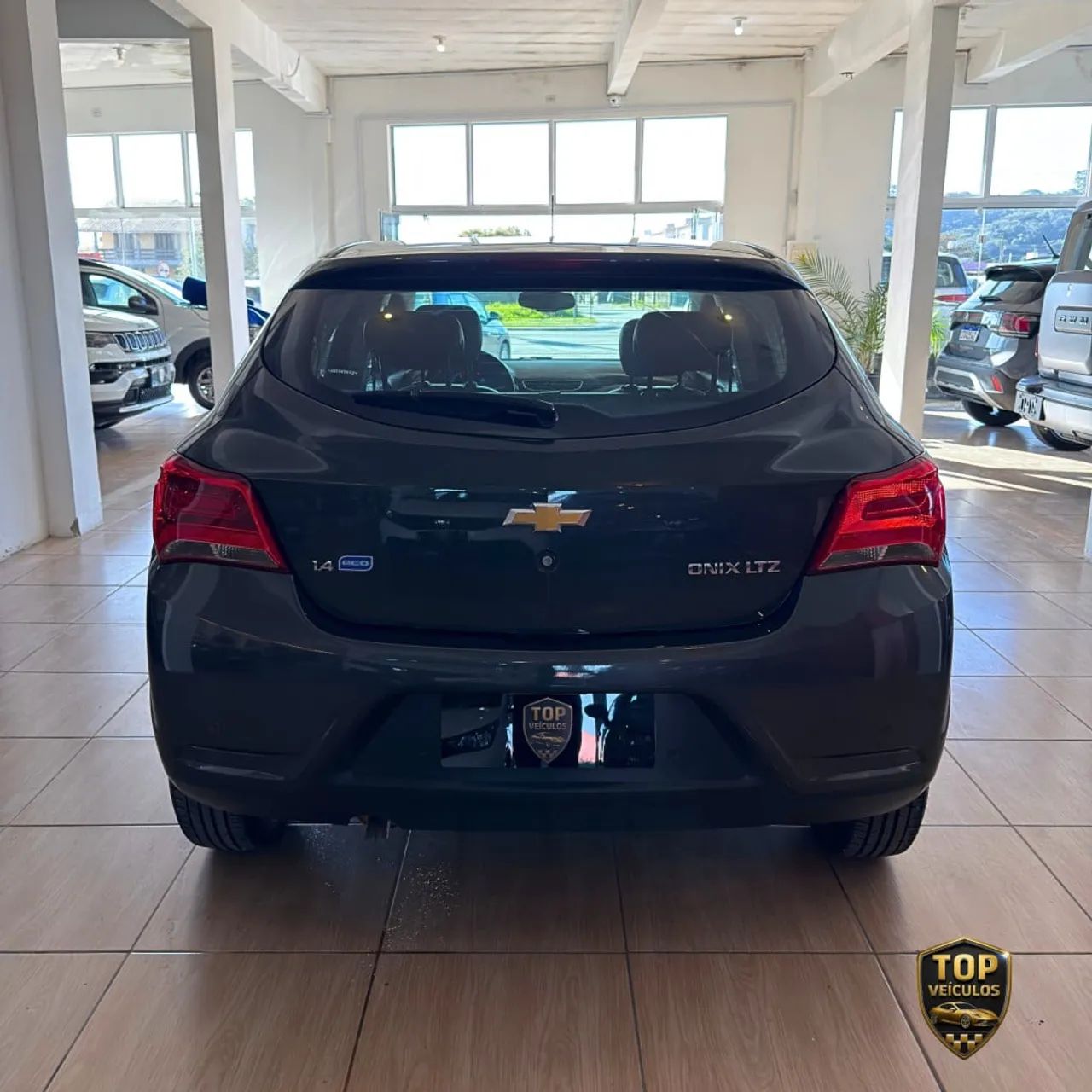Chevrolet Onix Hatch LTZ 1.4 8V Flex Mec. 4P 2017 - Foto 5