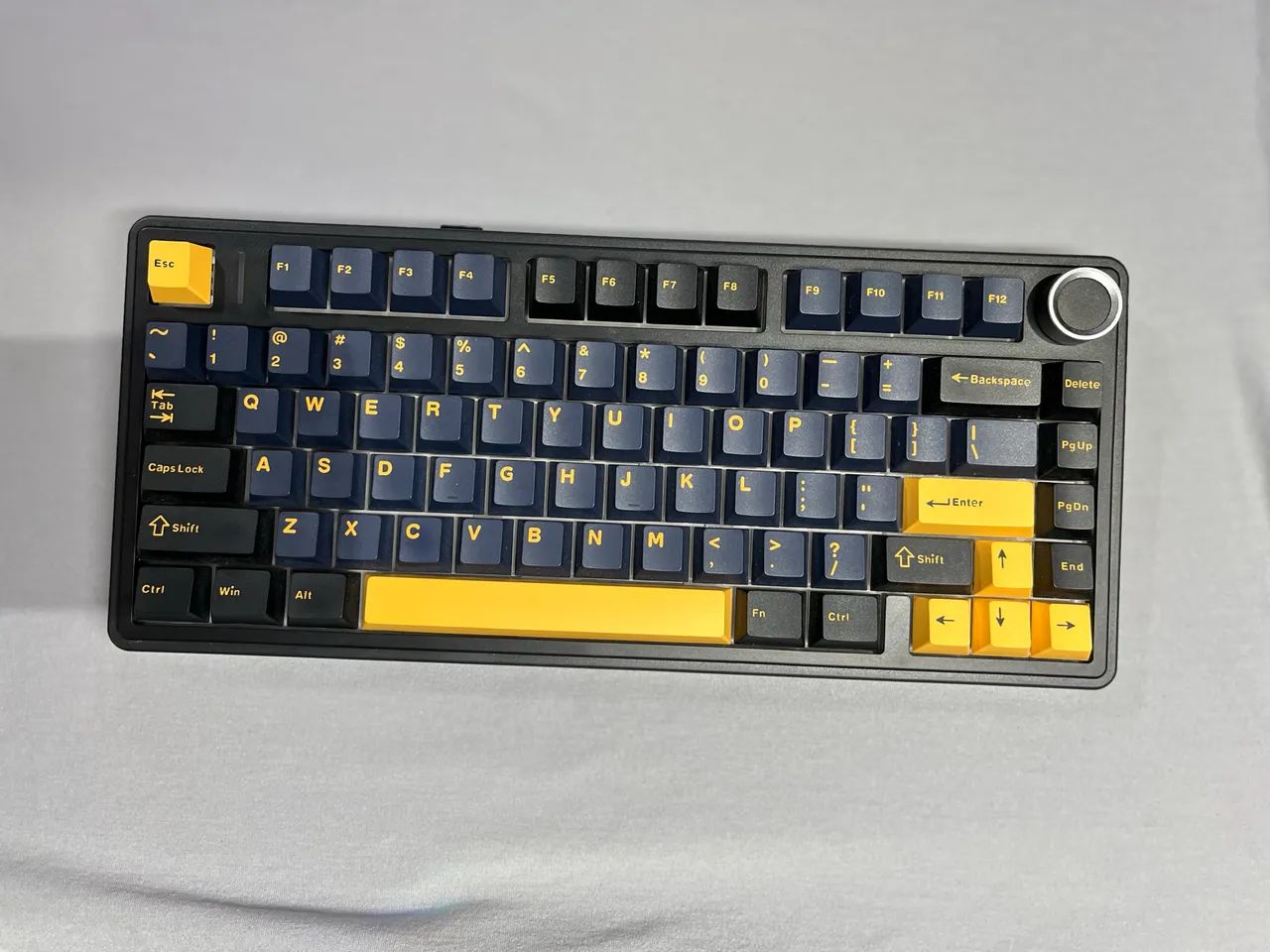 Teclado mecânico aula f75