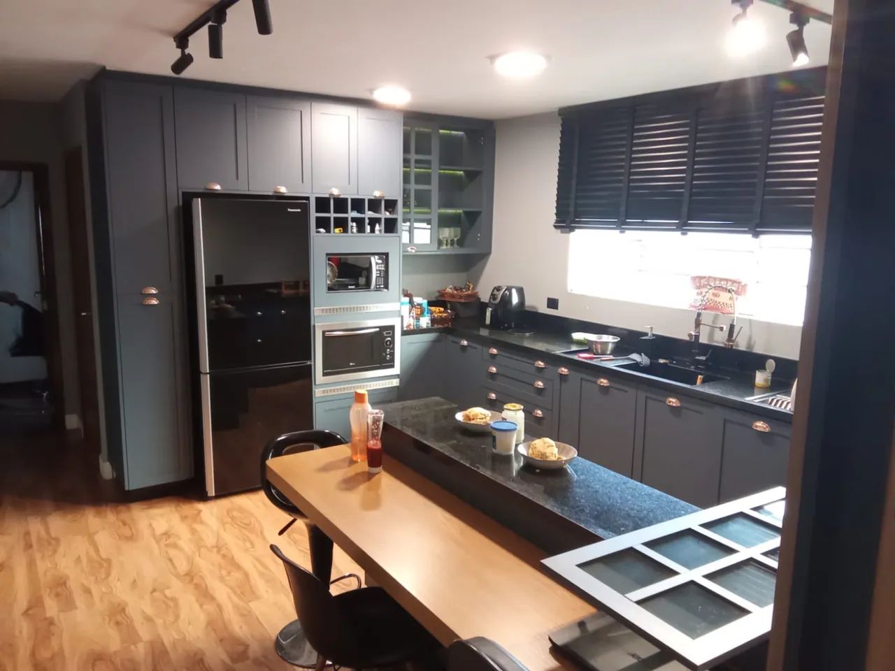Casa comercial e/ou residencial com cozinha completa