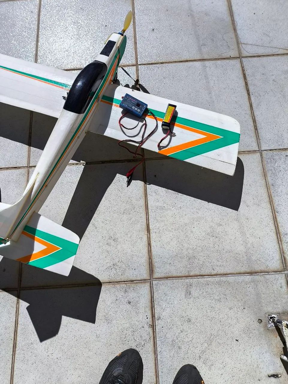 Aeromodelo isopor com controle e bateria - Foto 3