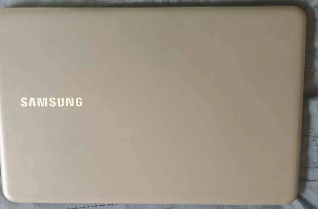 Notebook Samsung com tela vibrante  - Foto 2