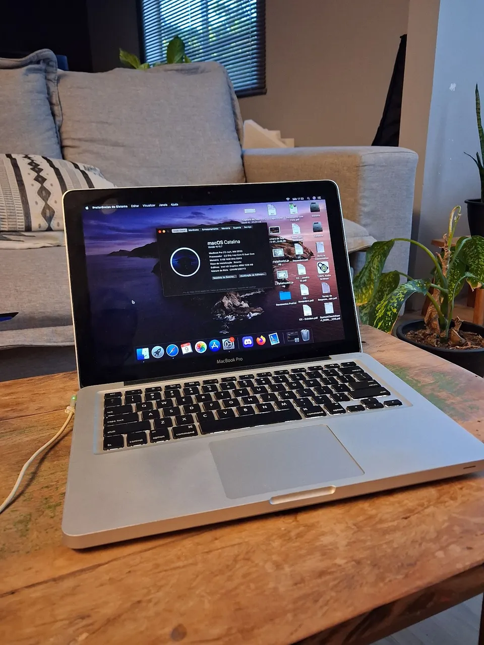 Apple MacBook Pro 16 / M1 Pro /16GB RAM / 512 SSD / Cinza / Saúde