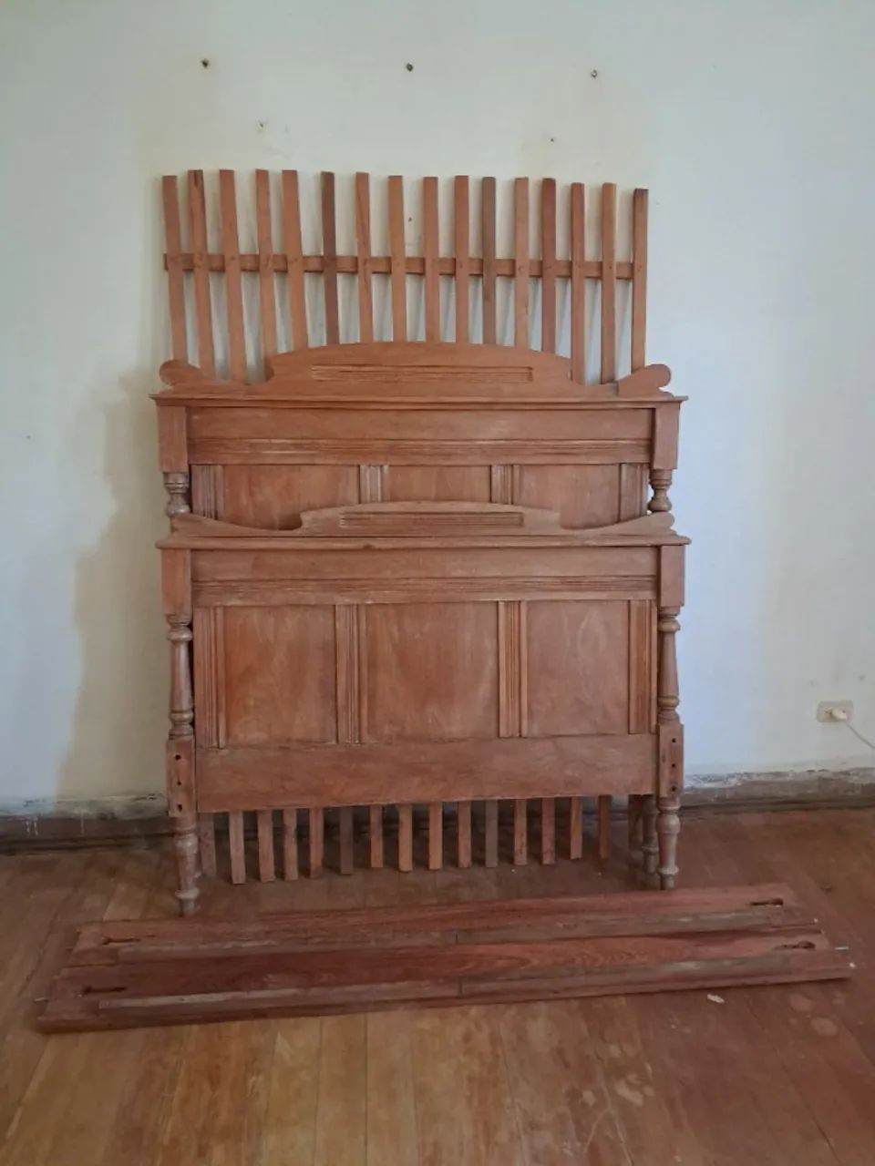 Cama de Casal de madeira (antiguidade) - Foto 4