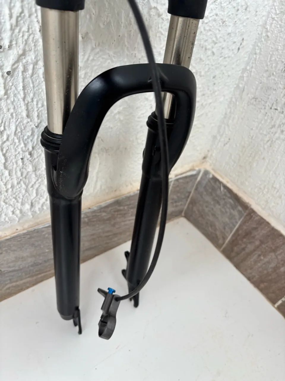 Suspensão de bicicleta com trava - Foto 2