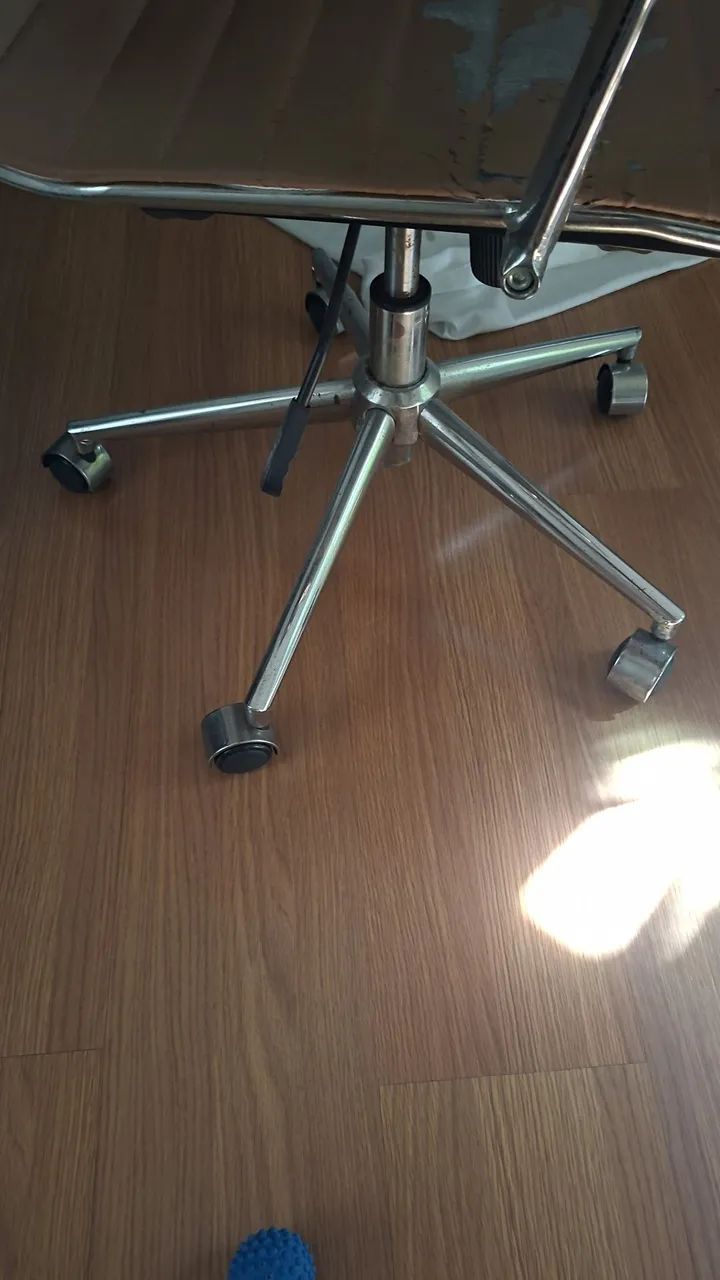 Cadeira de escritorio giratoria - Foto 3