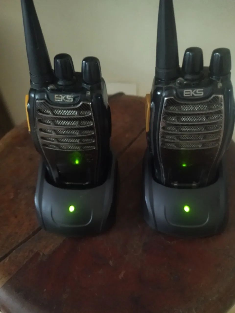 2 Rádios comunicadores EKS 16 canais funcionando