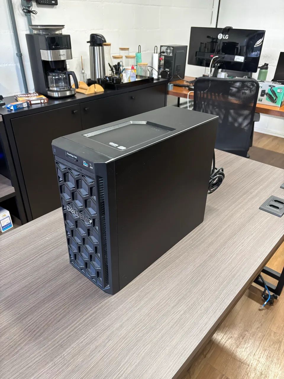 Servidor Dell T140 Xeon E-2224 RAM 8GB HDD 1TB