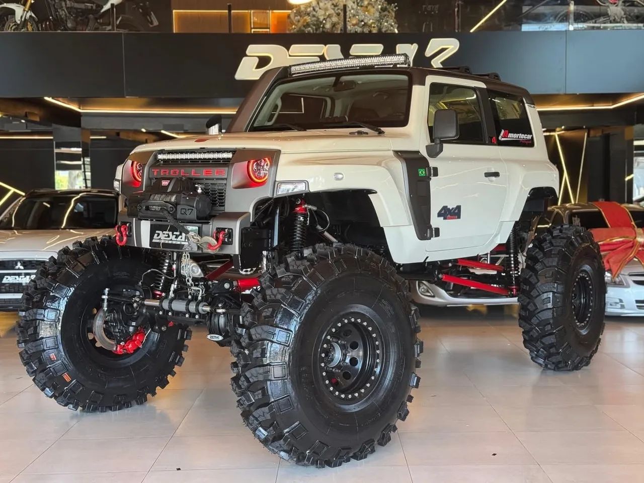 Troller T-4 2016