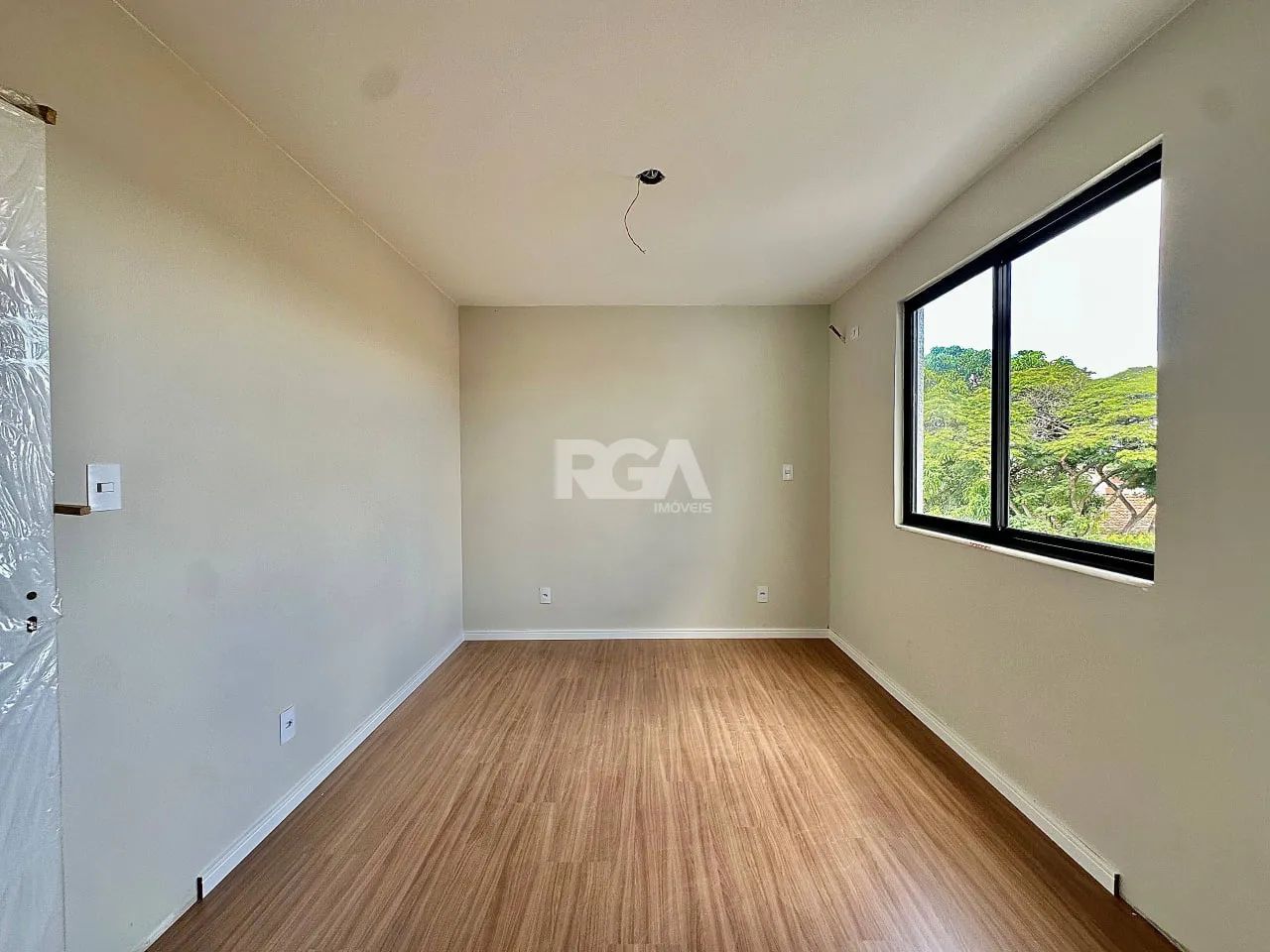 CASA GEMINADA COM 3 QUARTOS (1 SUÍTE) E 2 VAGAS  ITAPOÃ - Foto 5