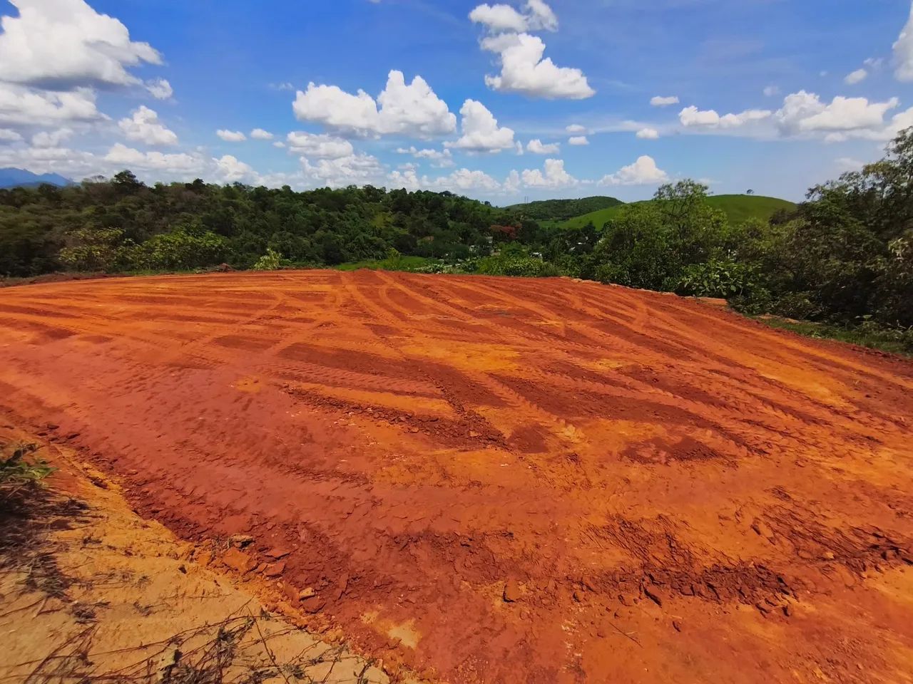 Terreno em Xerém 4 mil m2 aceito veículo 