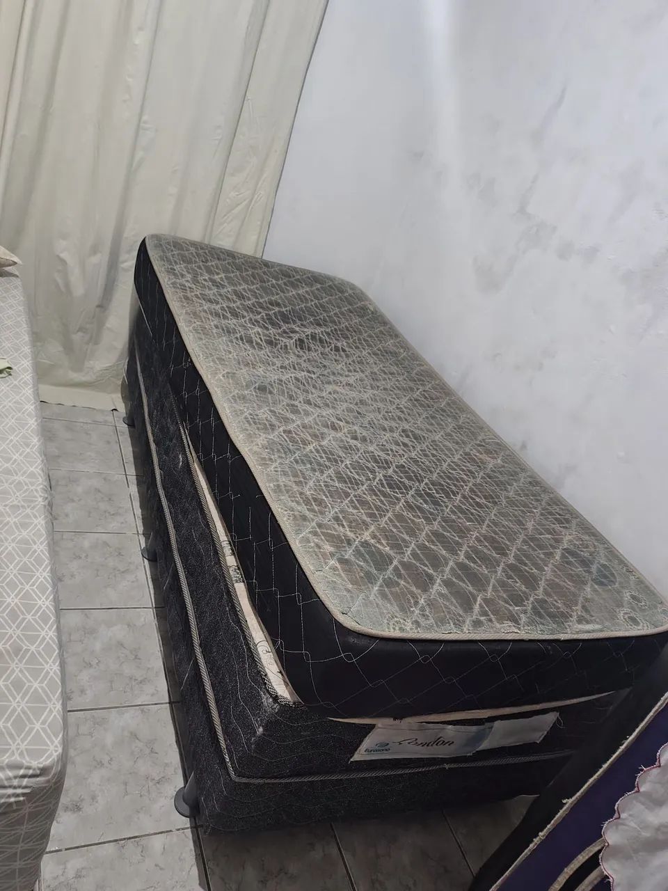 Vendo cama de solteiro - Foto 2