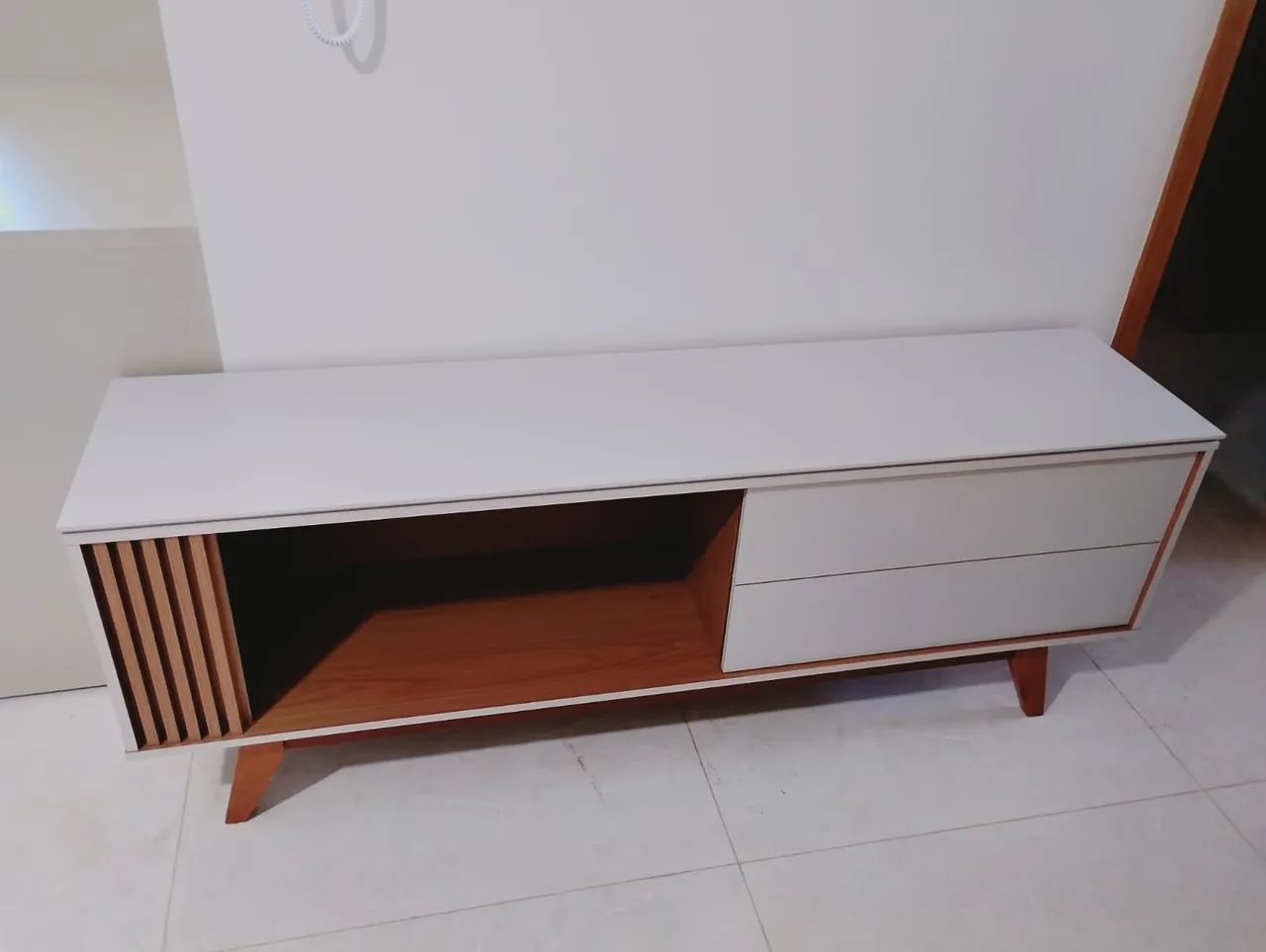 RACK OTAWA/COLIBRI RETRÔ COM REPARTIÇÕES,PARA TV DE ATÉ 60 POLEGADAS  - Foto 3