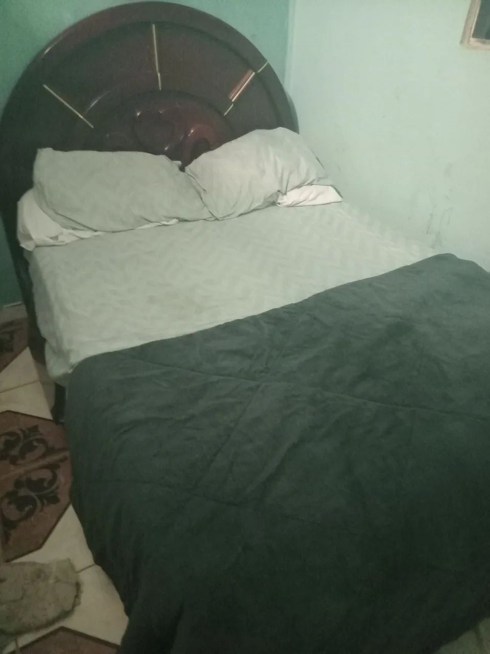 Vendo cama de casal com colchão 