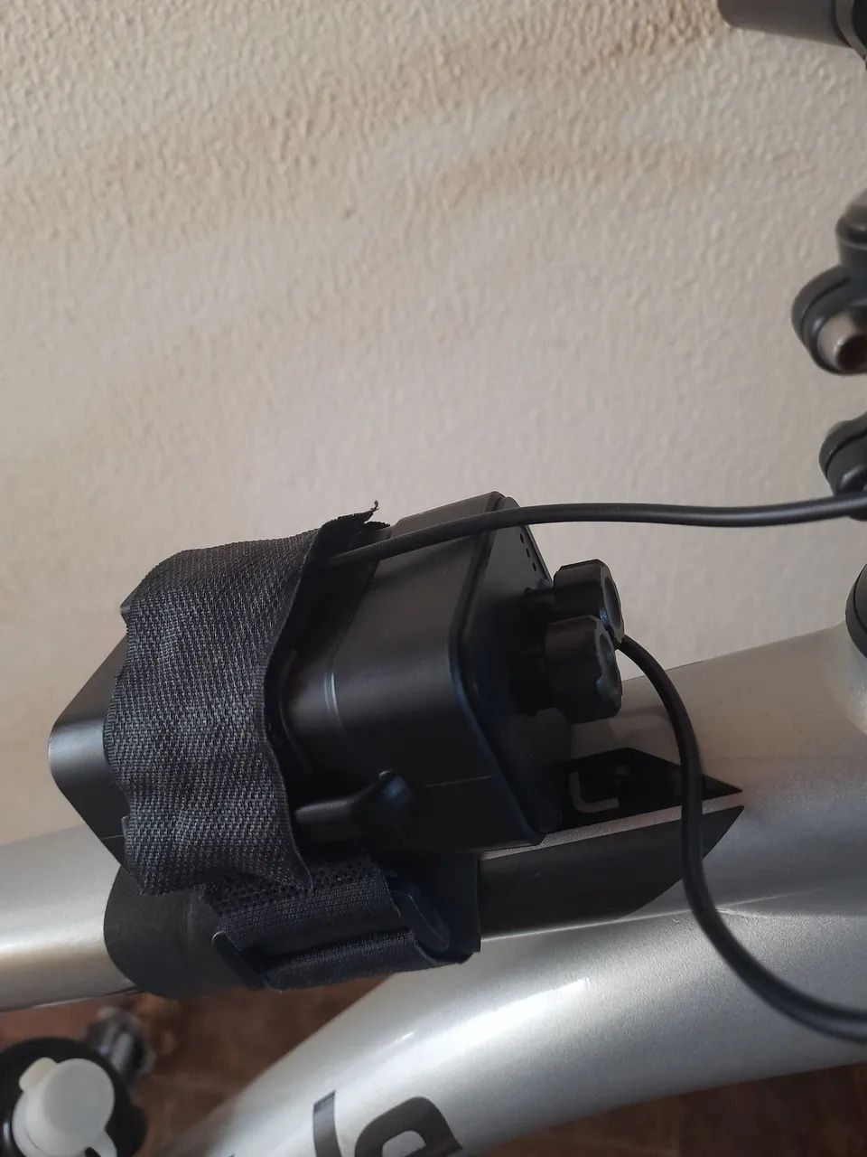 Farol de bicicleta forte - Foto 3