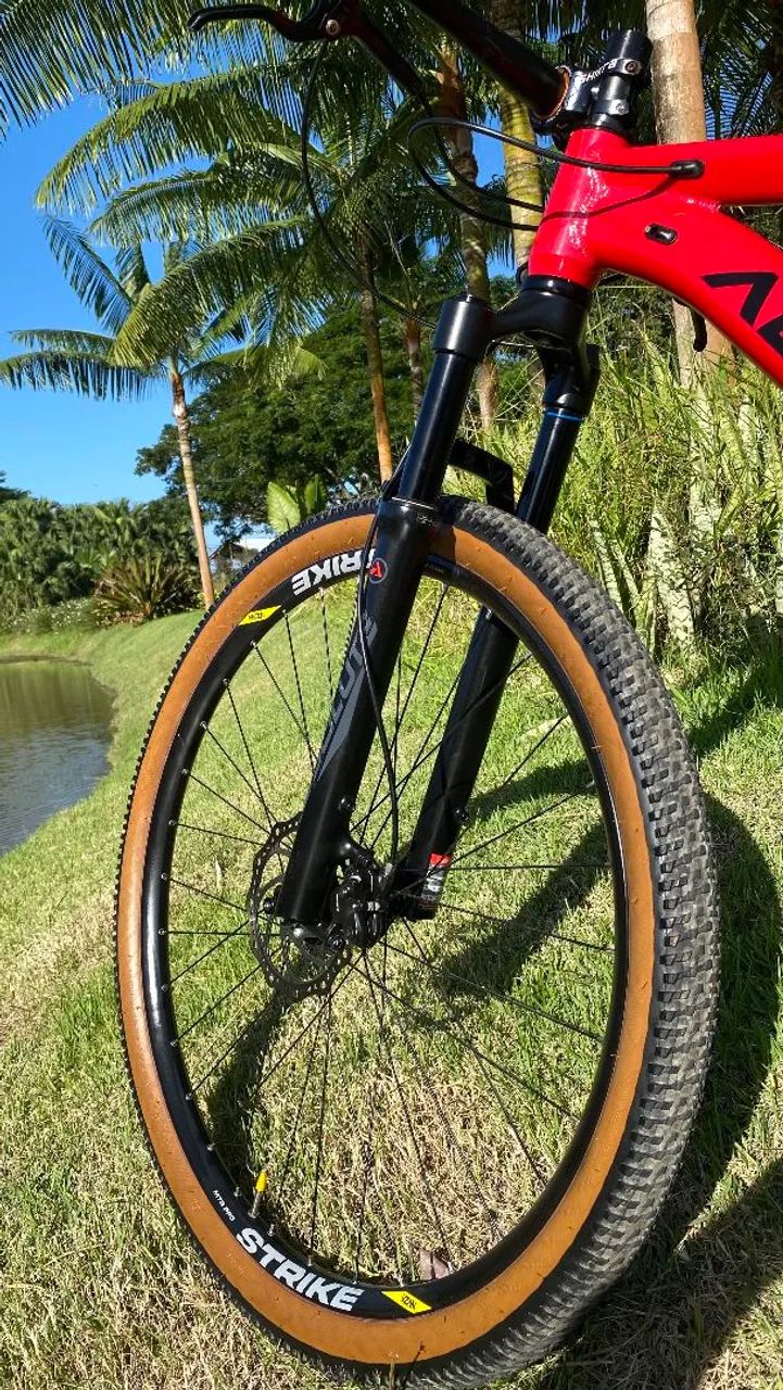 Bicicleta aro 29 Absolut nero5, impecável - Foto 5