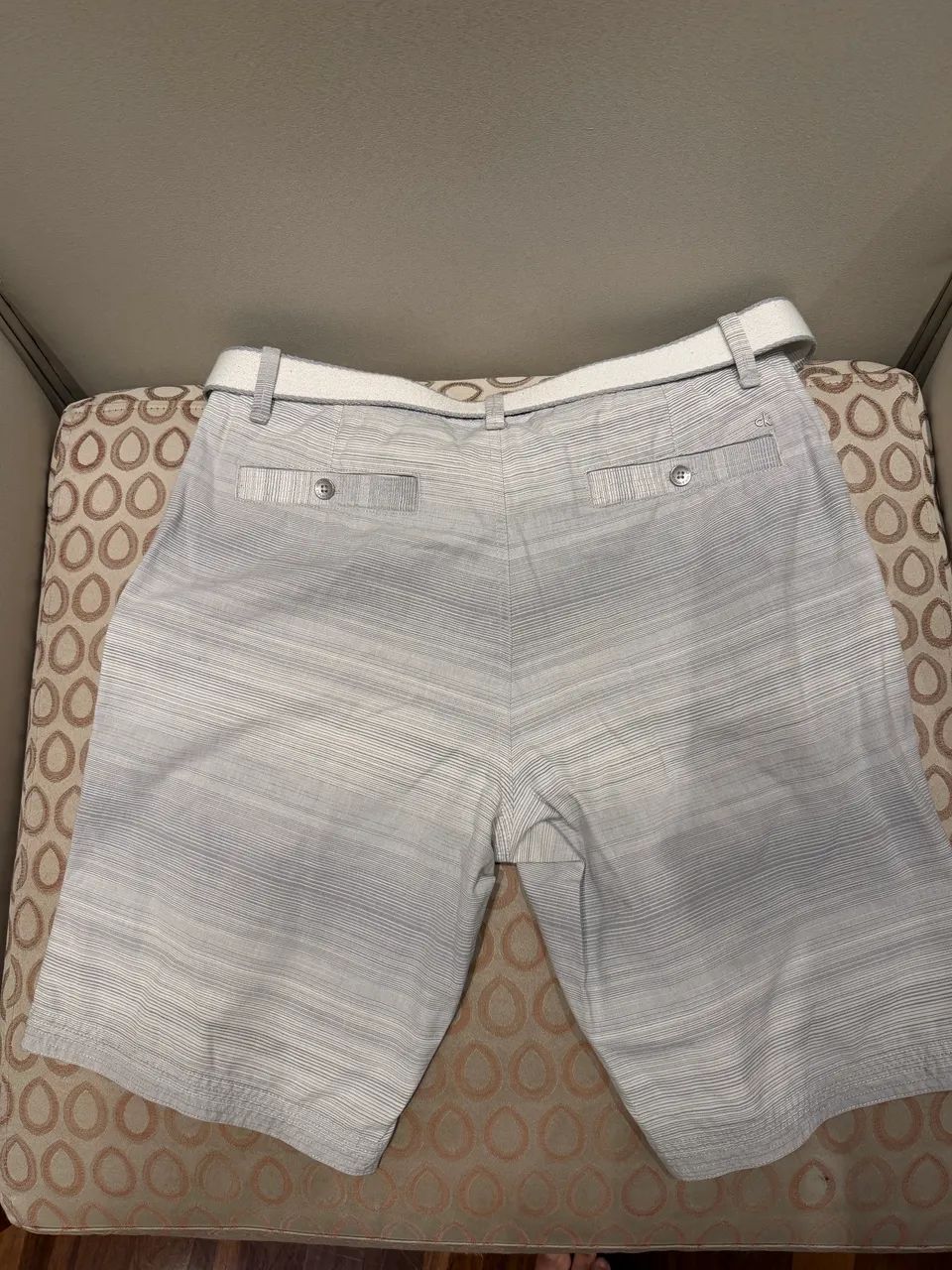 Bermuda calvin klein com cinto 42/44 - Foto 2