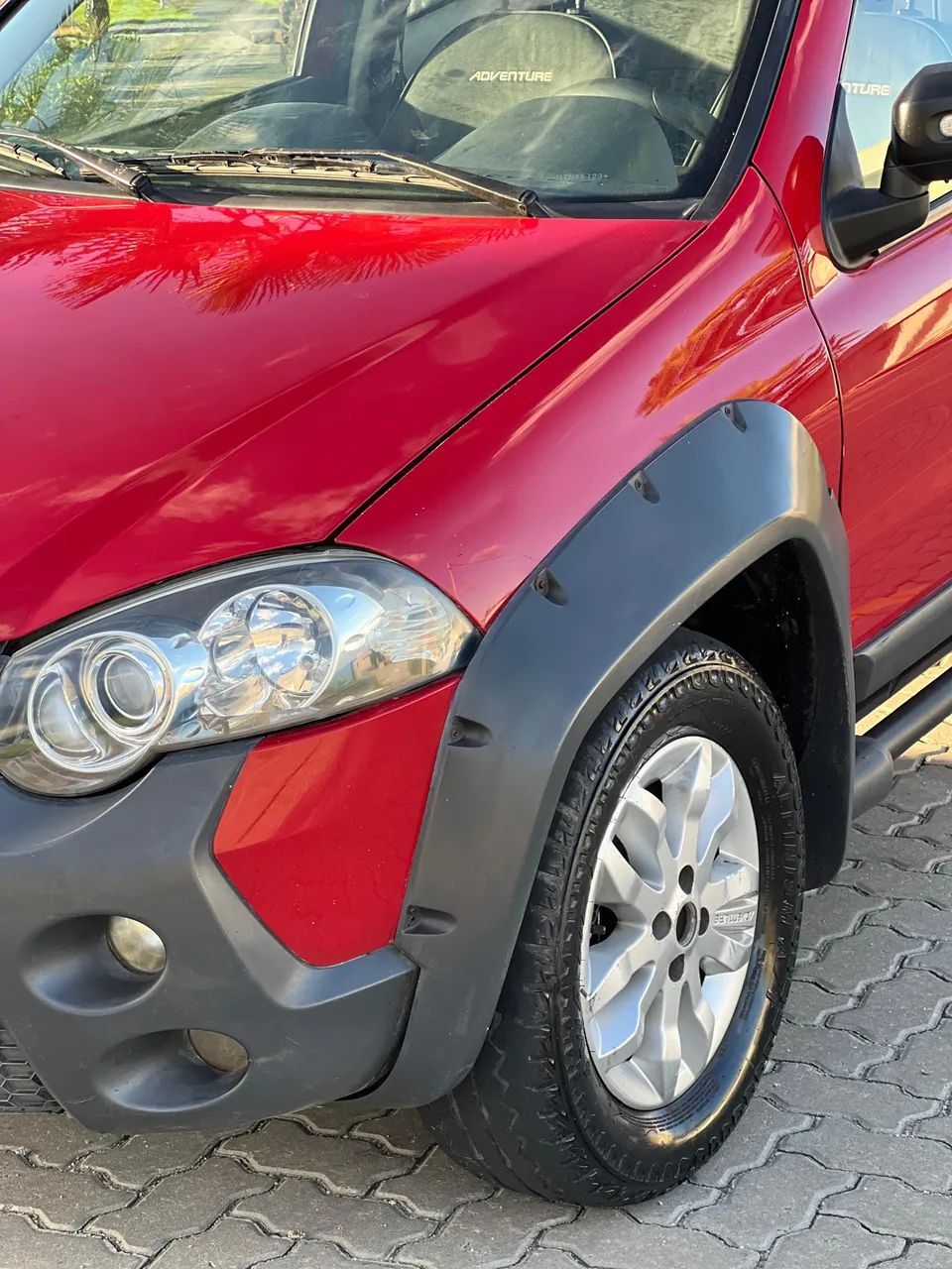 Fiat Strada Adventure1.8/ 1.8 Locker Flex CD 2013 - Foto 2
