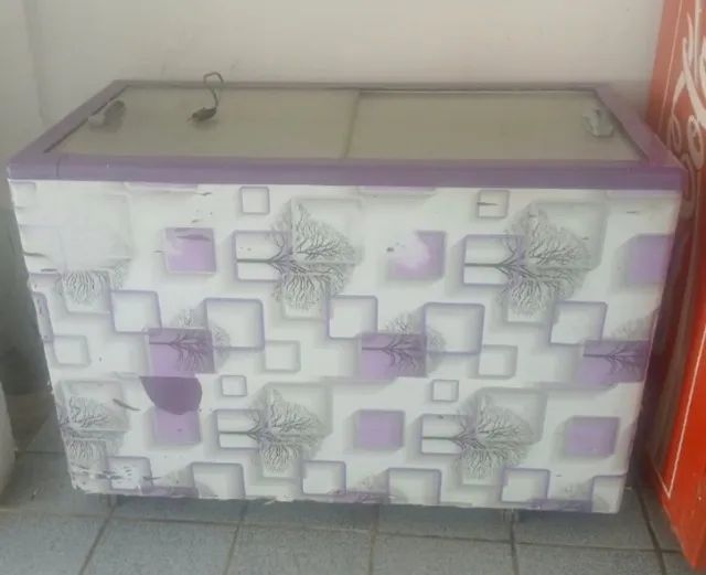 Vende-se Freezer
