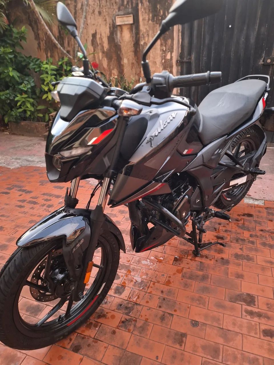 Bajaj N150  - Foto 3