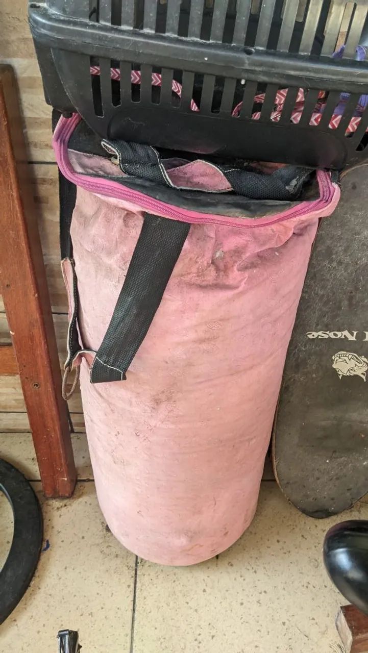 Saco de boxe rosa