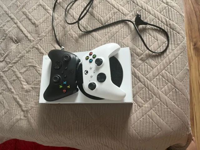 Xbox Series S - Excelente Estado + 2 Controles + Cabo