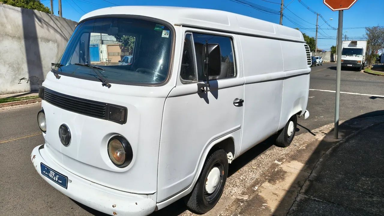 Volkswagen Kombi KOMBI FURGãO 2001