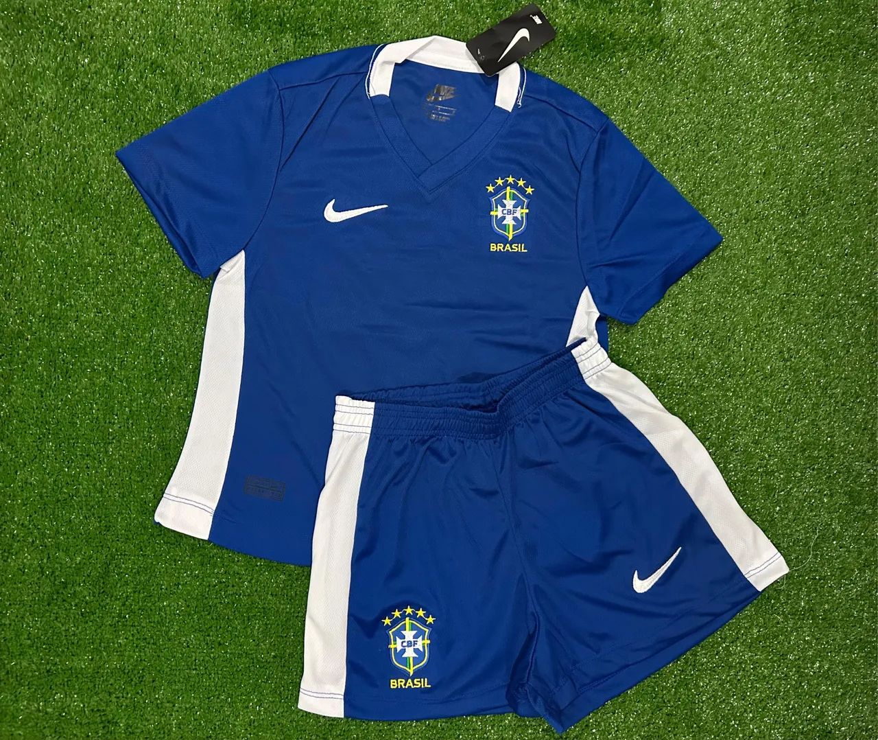 Conjunto feminino do Brasil azul
