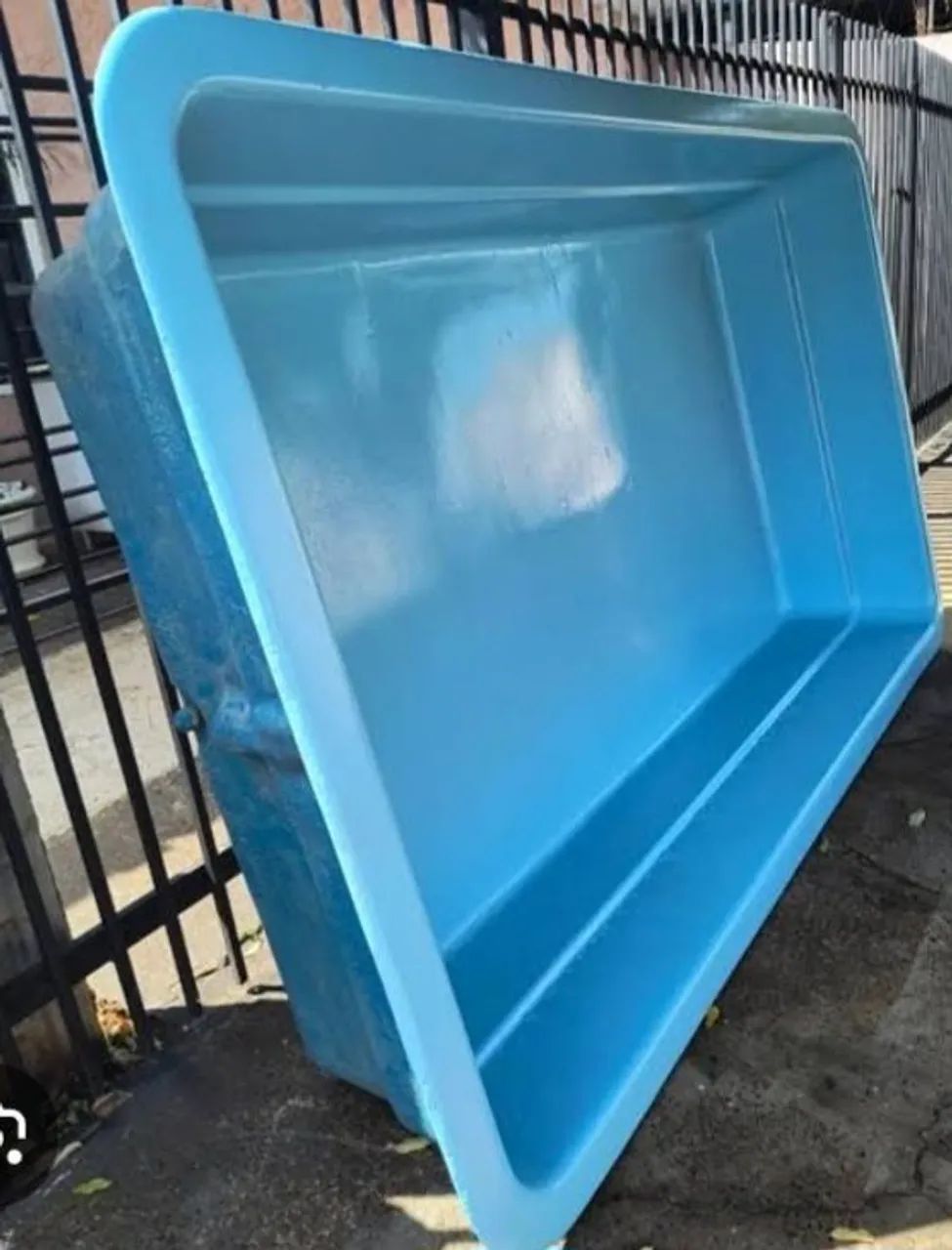 Serviço de pintura em piscina