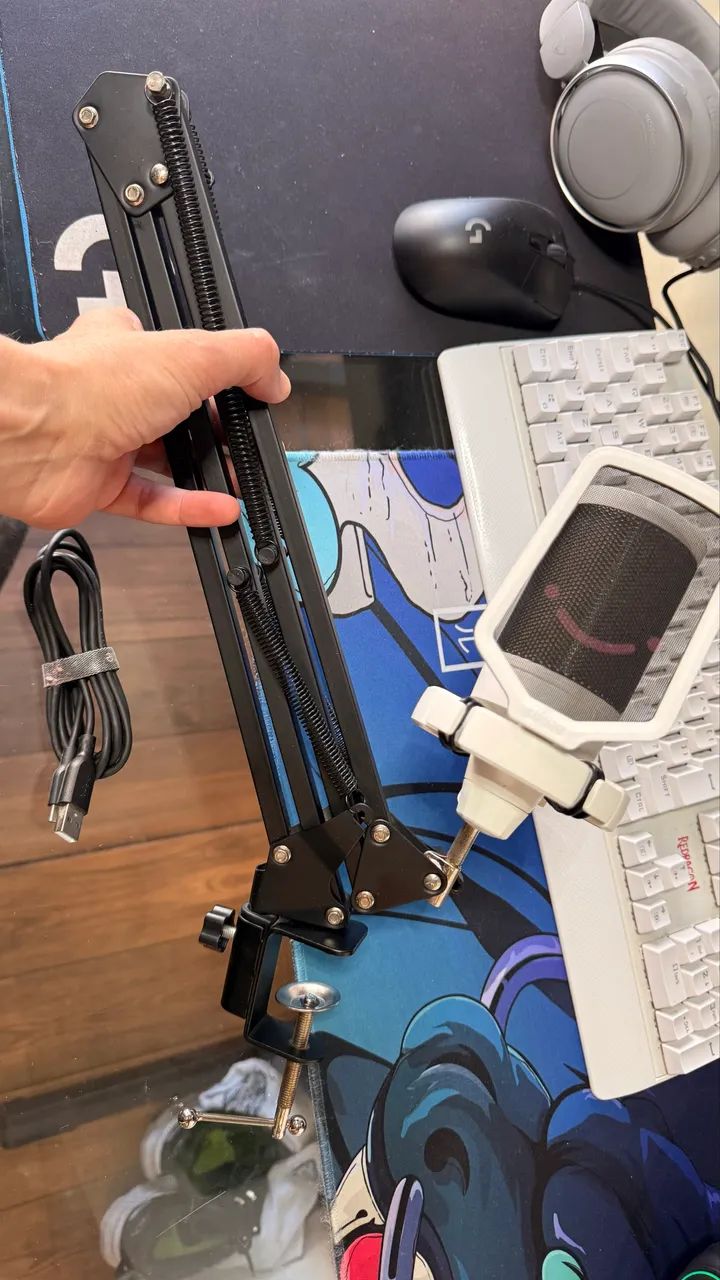 Microfone Fifi e com base móvel e articulável 