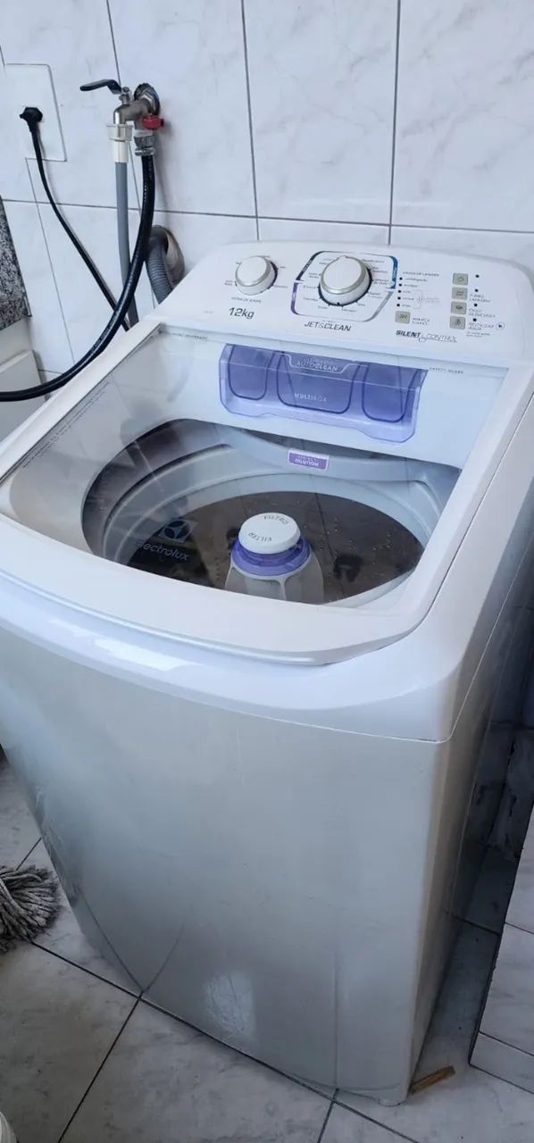 Máquina de Lavar Electrolux 12kg Branca Turbo Economia Silenciosa com Cesto Inox (LAC12)
