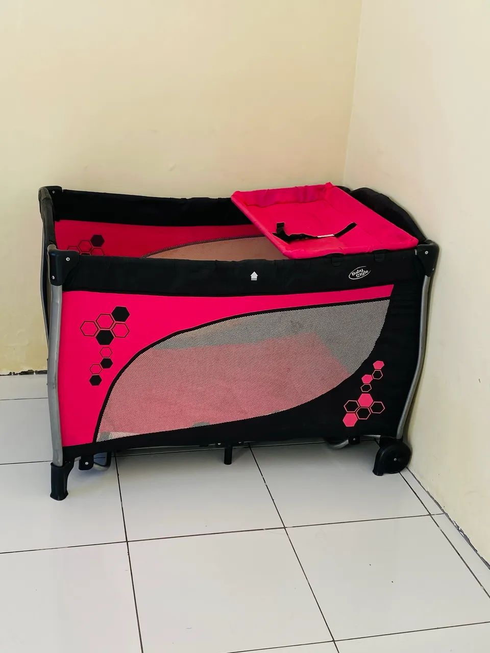 Vendo berço cercado bem conservado 