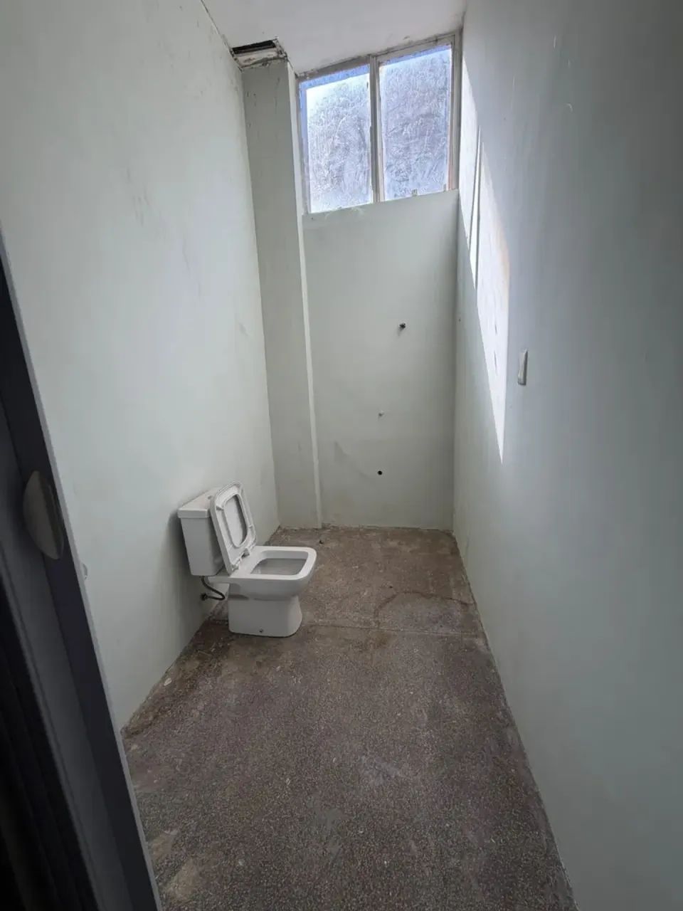 ALUGO AMPLA SALA NO EDIFÍCIO VITÓRIA RÉGIA