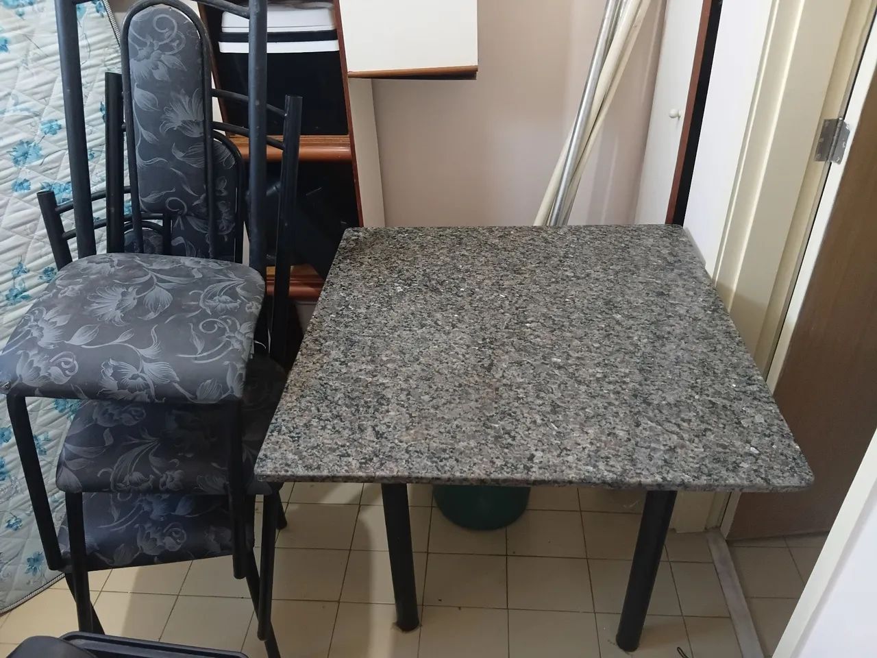 Mesa cozinha tampo pedra 80x80