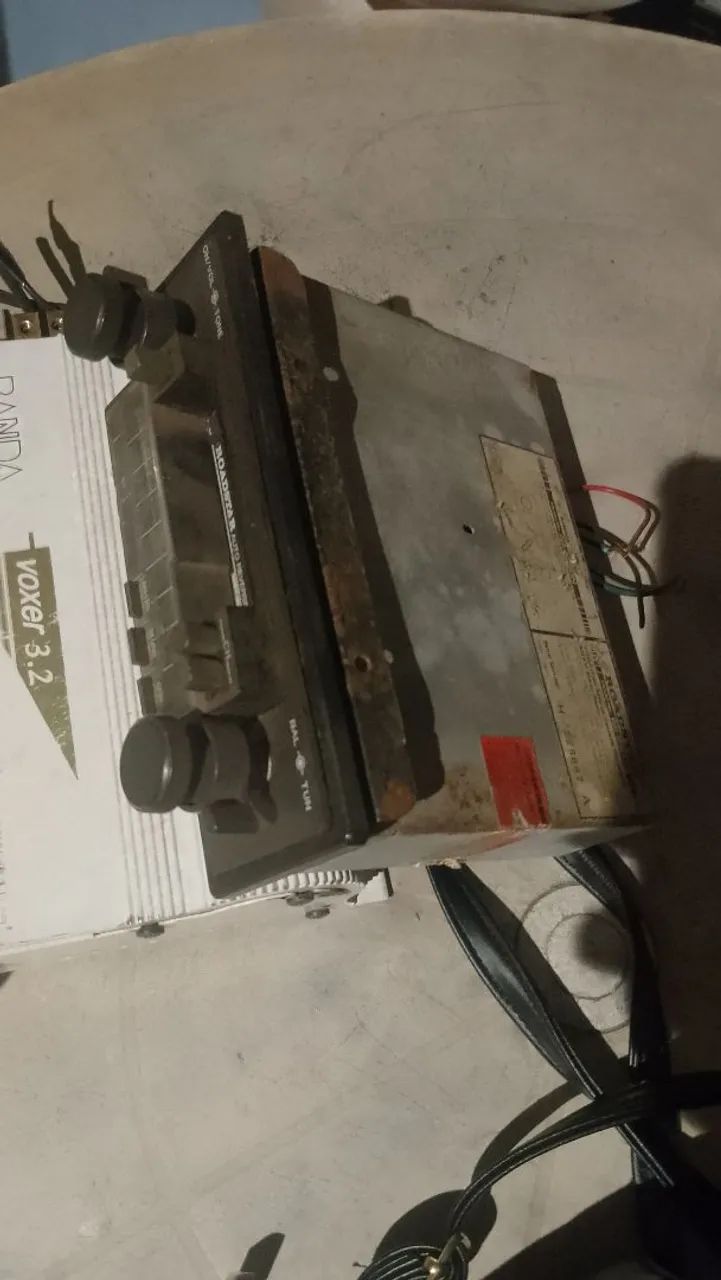 Rádio rodstar com a saída queimada 