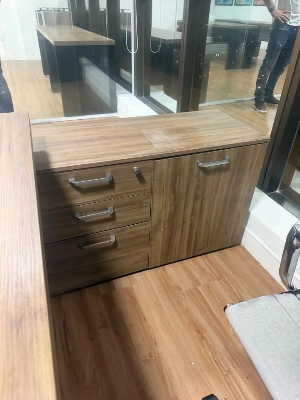 Mesa executiva em L c/ 3 mesas 1,20 escritório  - Foto 3