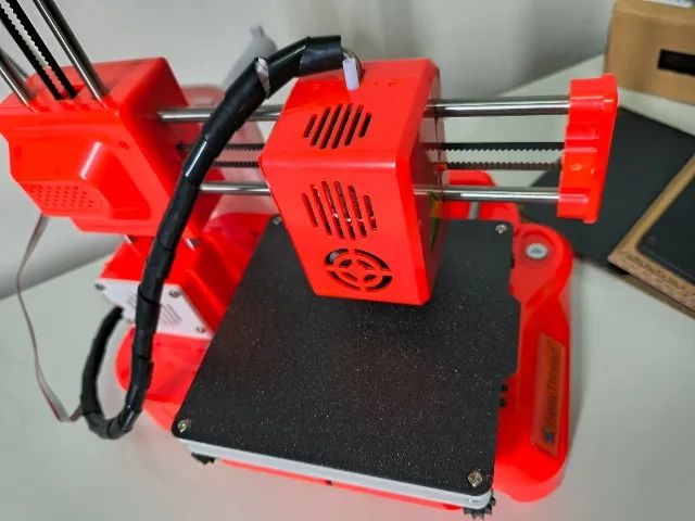 Impressora 3D Easythreed K7 + Upgrades (PEI) + 2 Filamentos - Funcionando perfeitamente - Foto 4