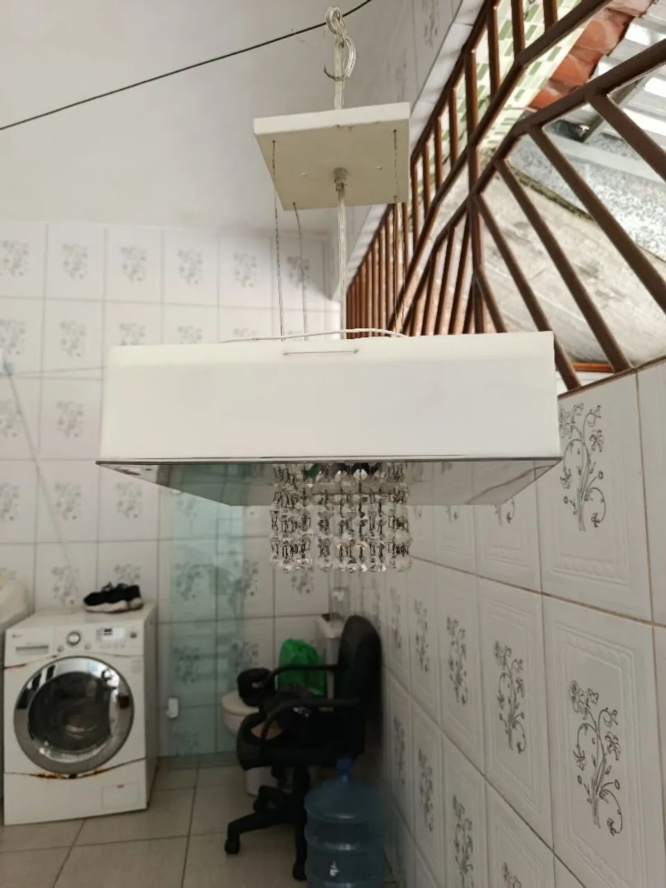 Vende-se esses monte de lustres bem conservado  - Foto 4