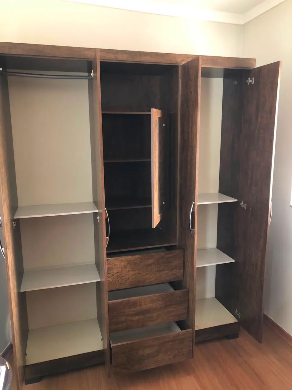 Vendo guarda-roupa em ótimo estado!  - Foto 2