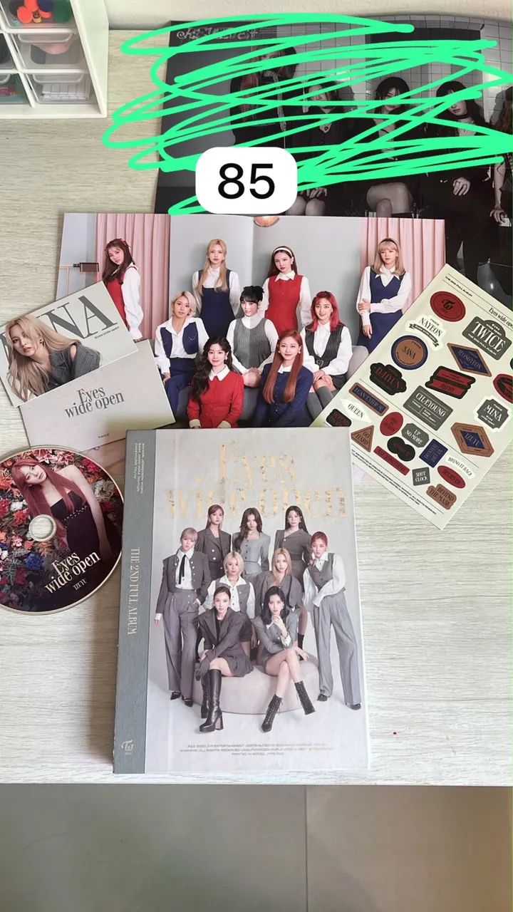 Álbuns twice eras variadas  - Foto 2