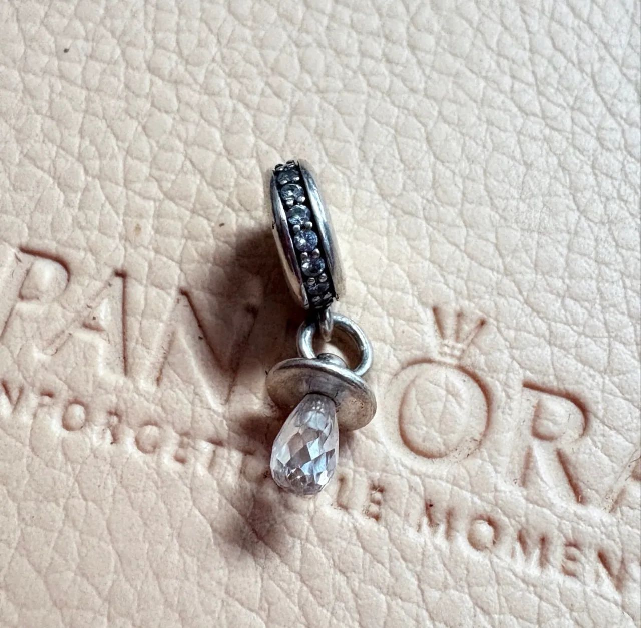 berloque / charm chupeta bebê pandora prata 925 e zircônia - Foto 2