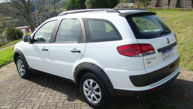 Fiat Palio Weekend 2015 Treking 1.6 completa - Foto 3