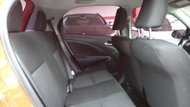 Etios Hatch X 1.3 16v - Foto 7
