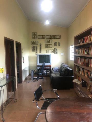 Casa em lote de 900m ² - Foto 8