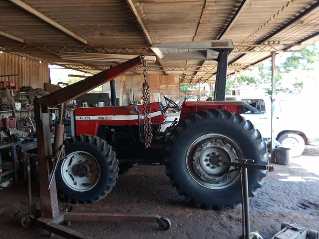Trator MF 275 4x4 ano 2000/2001 - Foto 3