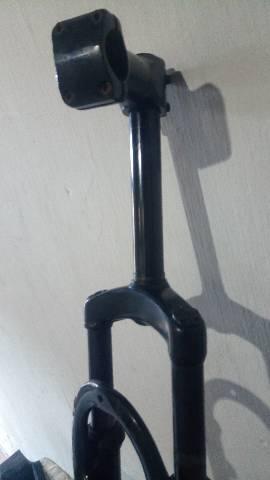 VENDO GARFO ARO 29 COM AVANÇO TODOS EM PERFEITAS CONDIÇÕES - Foto 3