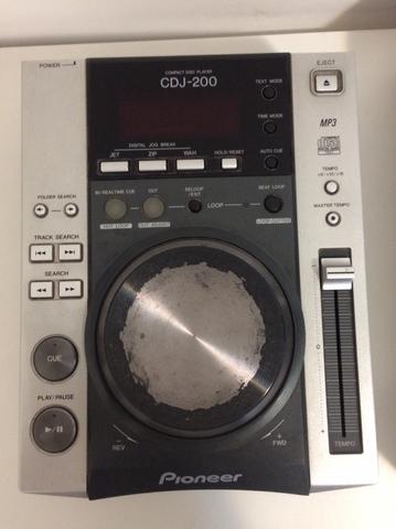 2 CDJs 200 + mixer DJX 700 + fone HDJ 1500 - Foto 4