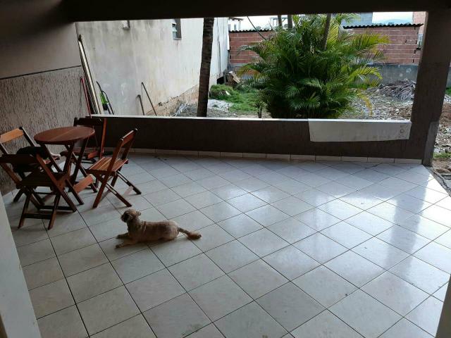 Aluga-se casa com 2 quartos e quintal grande - Foto 4