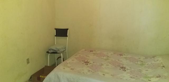 Vendo casa 2 quartos grande + kitinete de laje + terraço - Foto 3