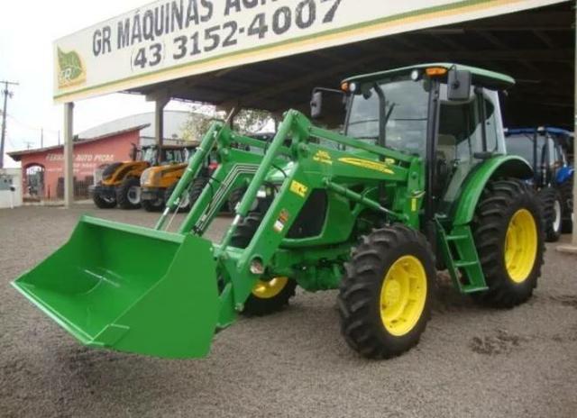 Trator JHON DEERE